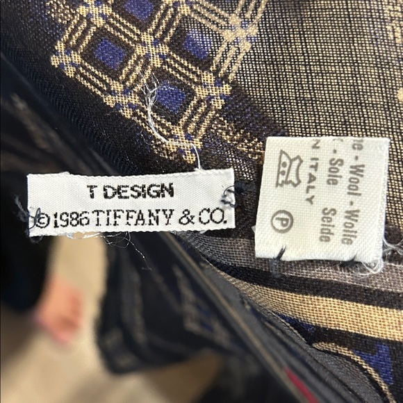Tiffany & Co. Elegant Blue and Gold Scarf - Picture 3 of 3